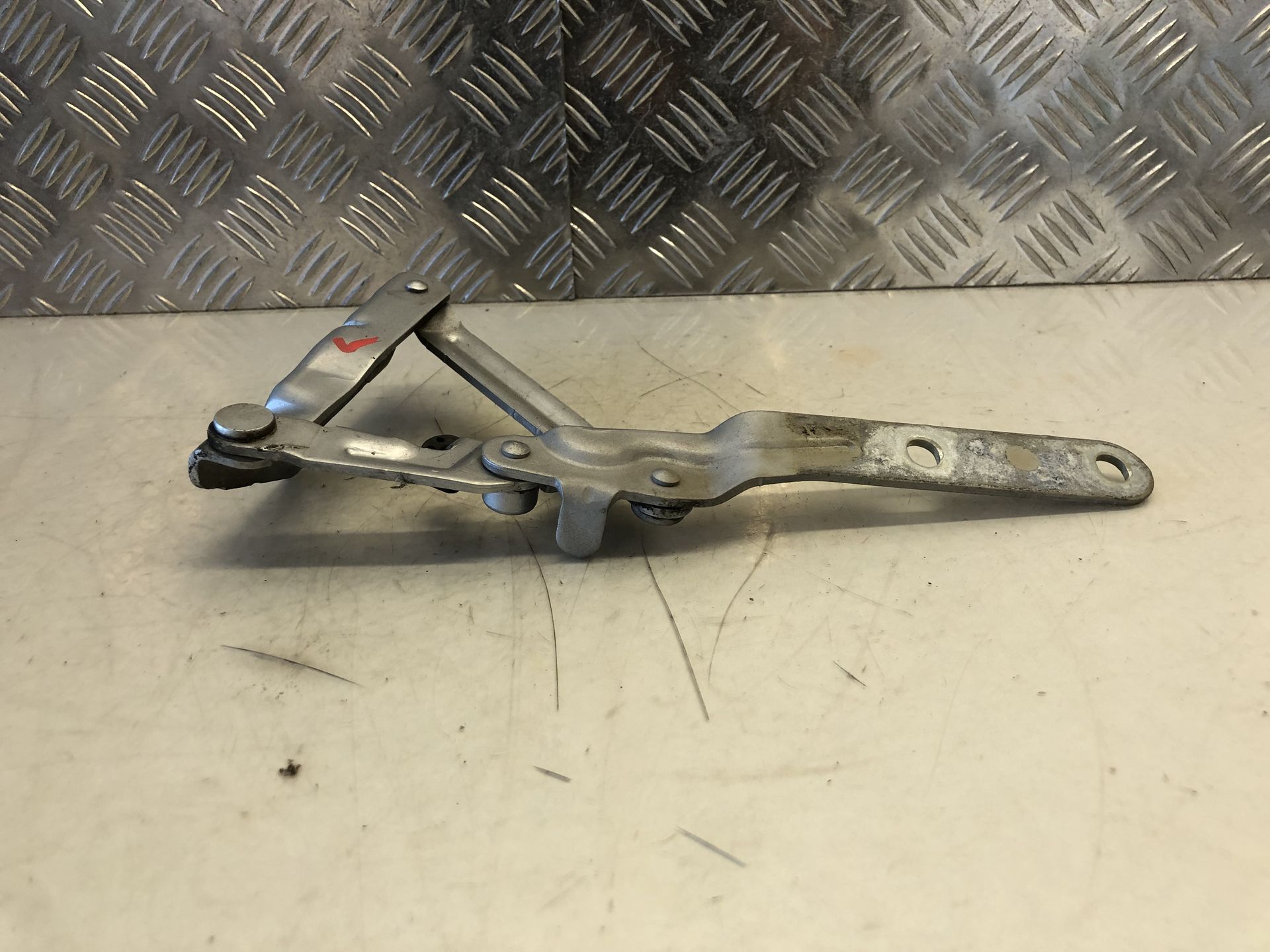 VW T5 5.1 Facelift Satz Motorhaubenscharniere Haubenscharniere